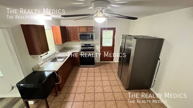 526 S Thompson Ave in DeLand, FL - Building Photo - Building Photo