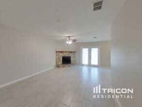 1151 W Romaine Cir in Jacksonville, FL - Building Photo - Building Photo