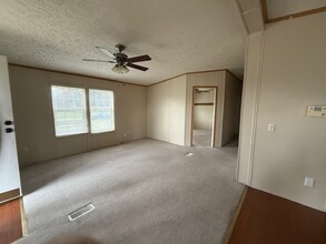 1014 Lbj Ct in Gallatin, TN - Foto de edificio - Building Photo