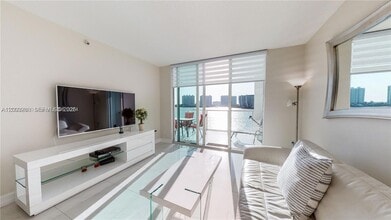 18100 N Bay Rd, Unit 504 in Sunny Isles Beach, FL - Building Photo - Building Photo
