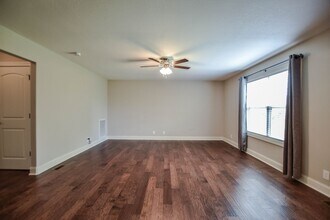 727 Valencia Dr in Clarksville, TN - Building Photo - Building Photo