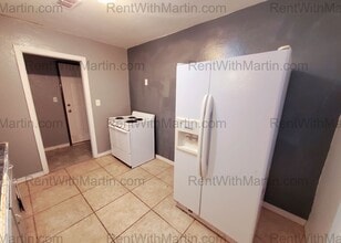 9 N Frederick Ave in Oelwein, IA - Building Photo - Building Photo