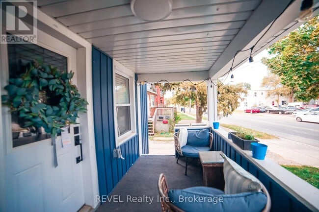 50 Pelham Rd in St Catharines, ON - Building Photo - Building Photo