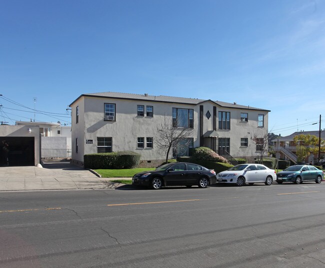 1956 N Commonwealth Ave in Los Angeles, CA - Building Photo - Building Photo