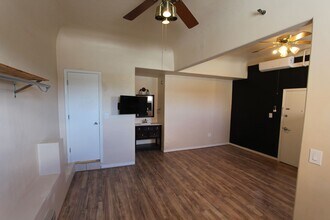 13 N San Francisco St in Flagstaff, AZ - Building Photo - Building Photo