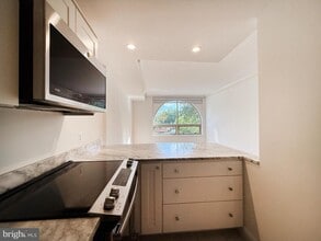 2719 M St NW in Washington, DC - Building Photo - Building Photo