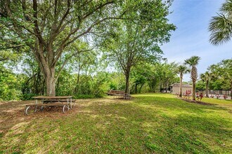 4304 Deermont Cir in Tampa, FL - Foto de edificio - Building Photo