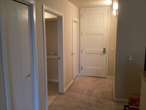 1620 NE Broadway St, Unit 306 in Portland, OR - Building Photo - Building Photo