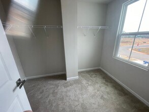 1152 Robins Nest Dr in Youngsville, NC - Foto de edificio - Building Photo