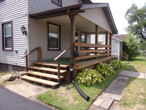 1216 Edgewood St NE in Warren, OH - Building Photo - Building Photo