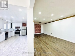 4118 Woodington Dr in Mississauga, ON - Building Photo - Building Photo