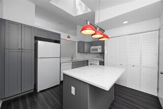 944 SAN CARLOS Ct in St. Petersburg, FL - Building Photo - Building Photo