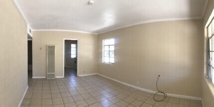 1400 St Johns Dr in El Paso, TX - Building Photo - Building Photo