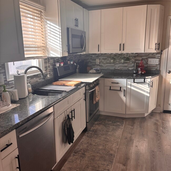 466 Windsor Dr in Bellmawr, NJ - Building Photo - Building Photo