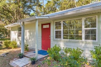 18124 SW 75 Ave in Archer, FL - Building Photo - Building Photo