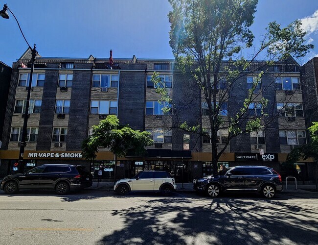 property at 2250 N Lincoln Ave