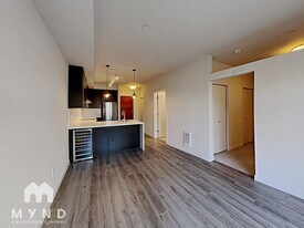 1760 NW 56th St in Seattle, WA - Building Photo