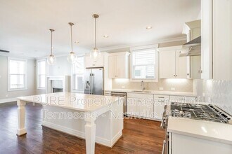 906 Southside Pl in Nashville, TN - Building Photo - Building Photo