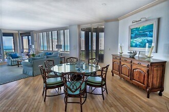 8990 Bay Colony Dr in Naples, FL - Building Photo - Building Photo