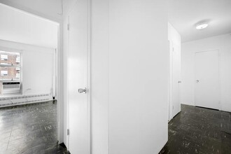 80 La Salle St in New York, NY - Building Photo - Building Photo