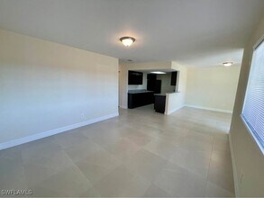 4052 Bayshore Dr in Naples, FL - Building Photo - Building Photo