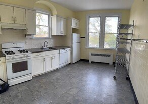 786 Avenue C, Unit 2 in Bayonne, NJ - Building Photo