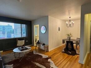 1101 Bellaire St in Denver, CO - Building Photo - Building Photo