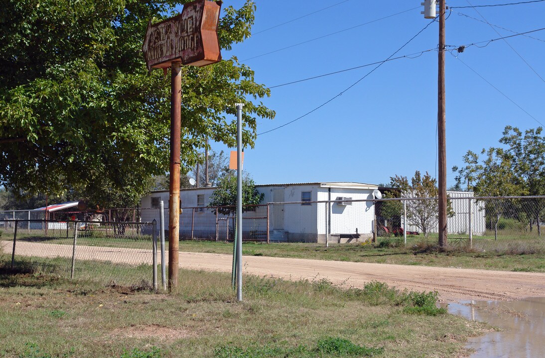 1714 County Road 3020 in Lubbock, TX - Building Photo