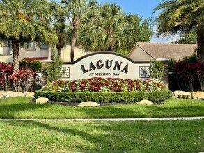 10577 Santa Laguna Dr in Boca Raton, FL - Building Photo - Building Photo