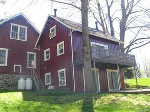 703 Croton Lake Rd in Mt Kisco, NY - Building Photo - Building Photo