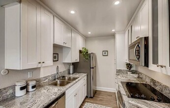 8524 Via Mallorca in San Diego, CA - Building Photo - Building Photo