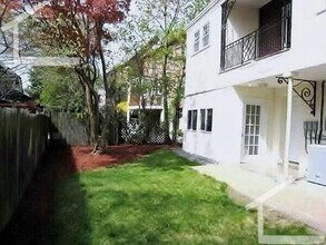 58 Rawson Rd in Brookline, MA - Building Photo - Building Photo