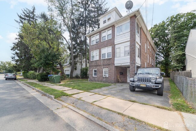 42 Crosby Ave in Edison, NJ - Building Photo - Building Photo