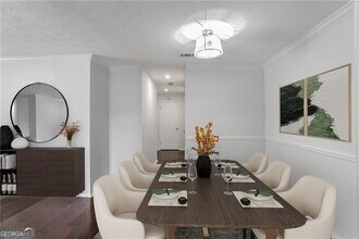 204 Natchez Trace in Sandy Springs, GA - Building Photo - Building Photo