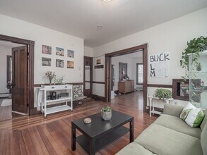 318 Beacon St in Somerville, MA - Building Photo - Building Photo