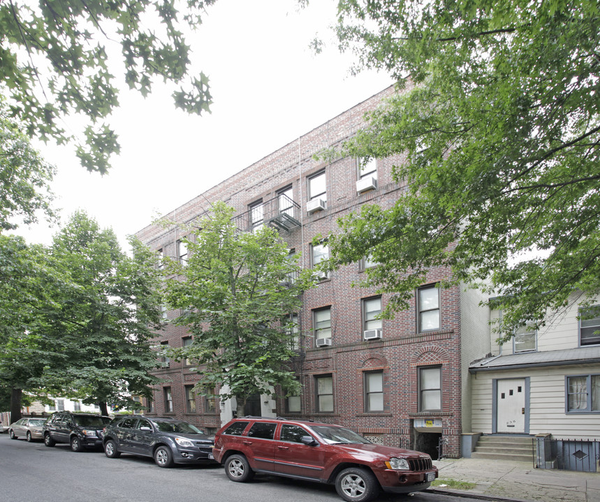 240 Winthrop St in Brooklyn, NY - Building Photo