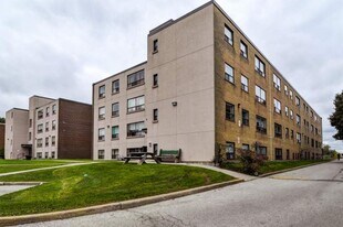 1545 Birchmount Rd in Toronto, ON - Building Photo