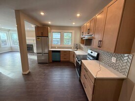 Mansion Apartments in Manchester, CT - Building Photo