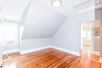 226 Chestnut Ave, Unit 3 BED 2 BATH in Boston, MA - Building Photo - Building Photo