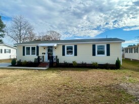 403 S Market St in Benson, NC - Building Photo