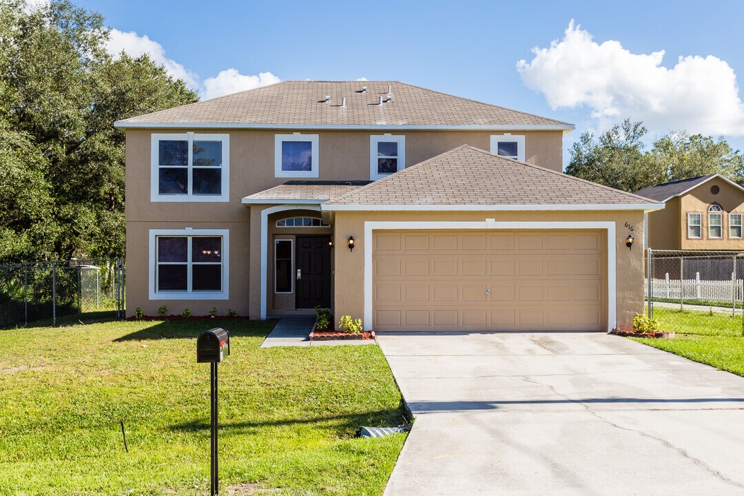 616 Floridian Dr in Kissimmee, FL - Foto de edificio