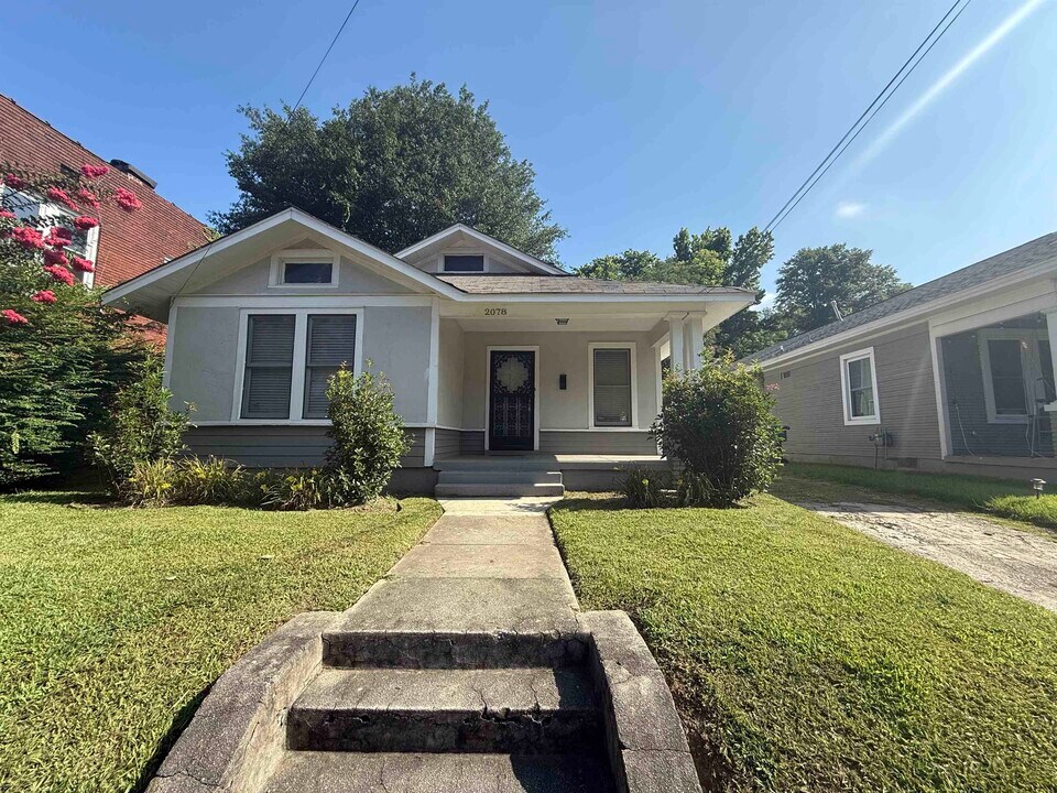 2078 Walker Ave in Memphis, TN - Building Photo
