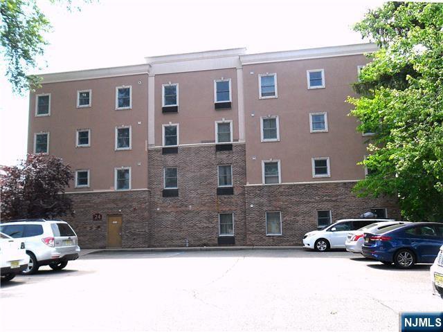 24 S William St in Bergenfield, NJ - Building Photo