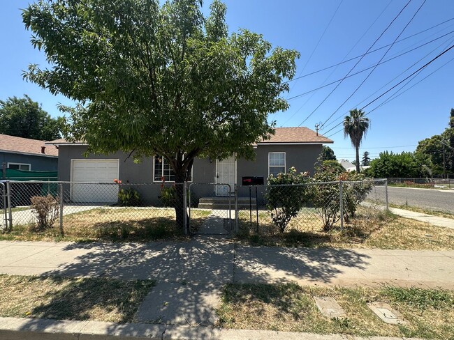 property at 627 N Bridge St