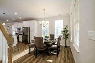 8156 Merryvale Ln in Charlotte, NC - Foto de edificio - Building Photo