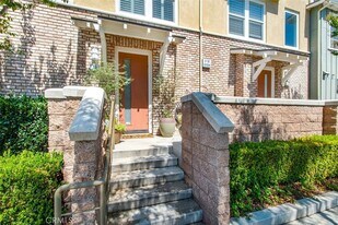 10 Brownstone Way in Aliso Viejo, CA - Building Photo