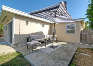 1831 S Horne St in Oceanside, CA - Building Photo - Building Photo