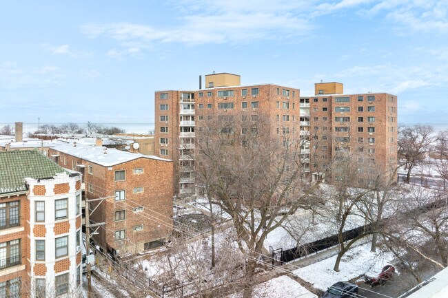 Lunt-Lake Apartments in Chicago, IL - Building Photo - Building Photo
