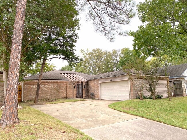 property at 1103 Forest Home Dr