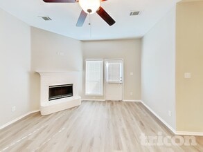 112 Clover Leaf Ln in Red Oak, TX - Foto de edificio - Building Photo